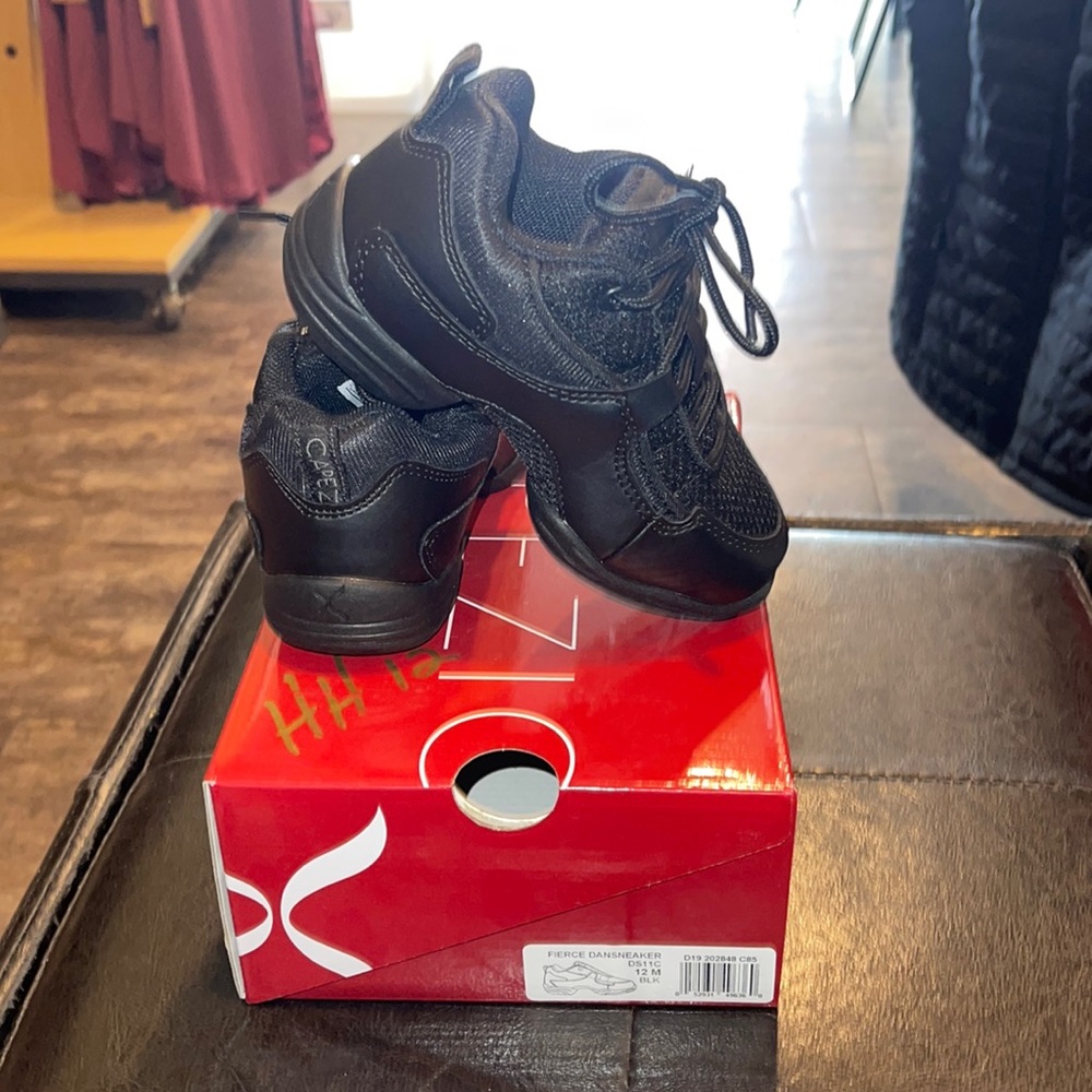 Capezio fierce dansneaker hip hop black DS11C Never Worn